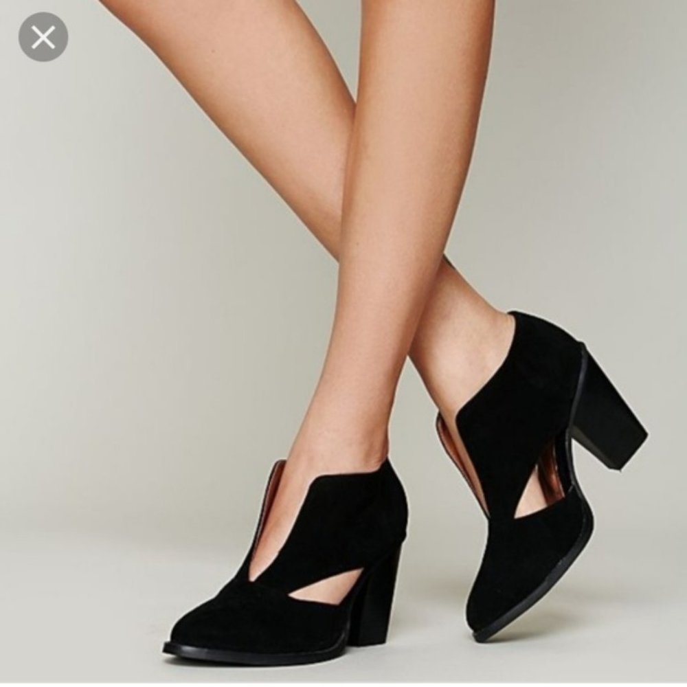 Jeffrey Campbell Free People Women's Deep V Black Suede Ankle Boot Heels Size 7
